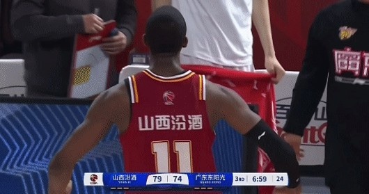  付政浩：迪亞洛扣籃后挑釁廣東替補席易引發沖突 起碼應該被警告