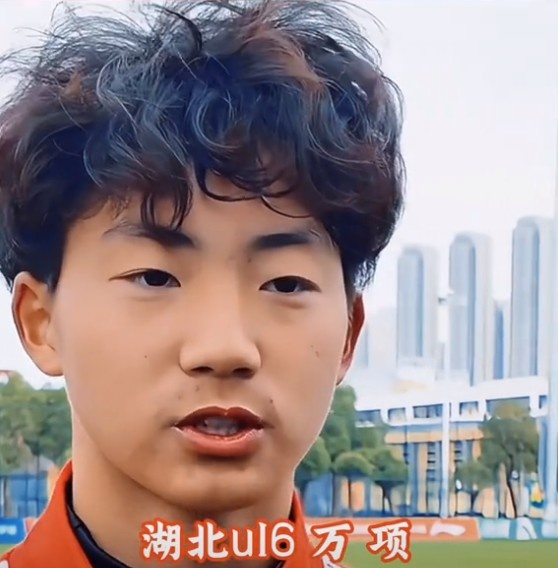 萬項談全運會吊射破門：發現門將站位不是很好，就很自信的射門