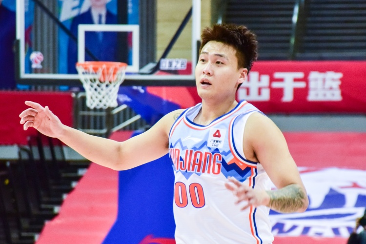 不太準(zhǔn)!趙睿18中6拿到20分4板4助也有4失誤 三分13中4