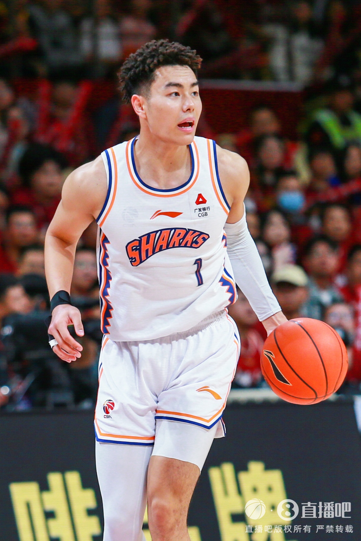 狀態(tài)火熱!李添榮15投10中&三分12中7 得到28分3板2助